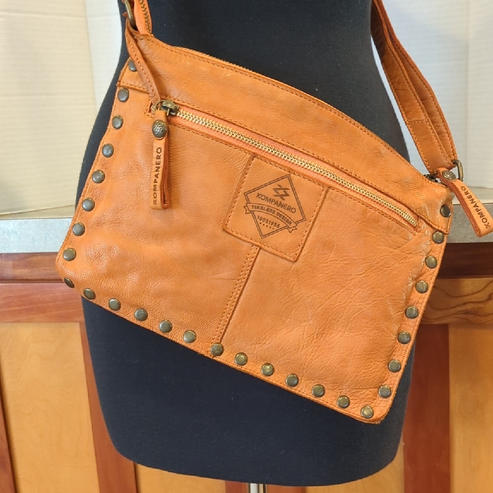 Kampanero Leather Handmade Metal Studded Crossbody Sling Bag Cognac NEW